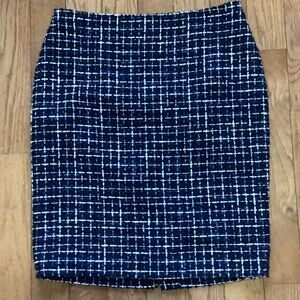 EUC Karl Lagerfeld Navy and White Tweed Pencil Skirt 12